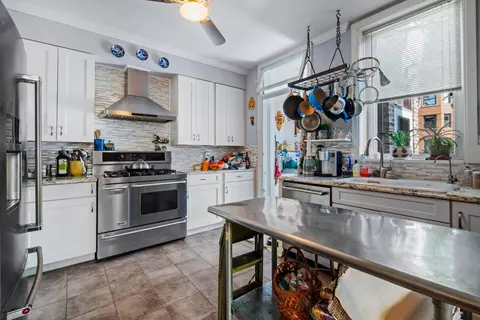 1372 E 52nd St, Chicago, IL 60615 photo 11