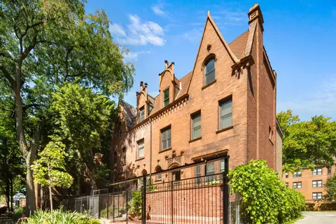1372 E 52nd St, Chicago, IL 60615