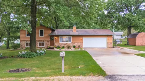 8088 Elm Ave, Downs, IL 61736