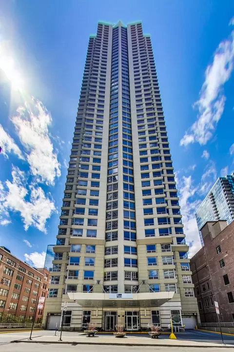 440 N Wabash Ave #4405, Chicago, IL 60611