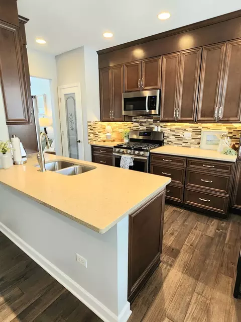 Kitchen - 13707 S Redbud Dr, Plainfield, IL 60544 photo 4 of 4