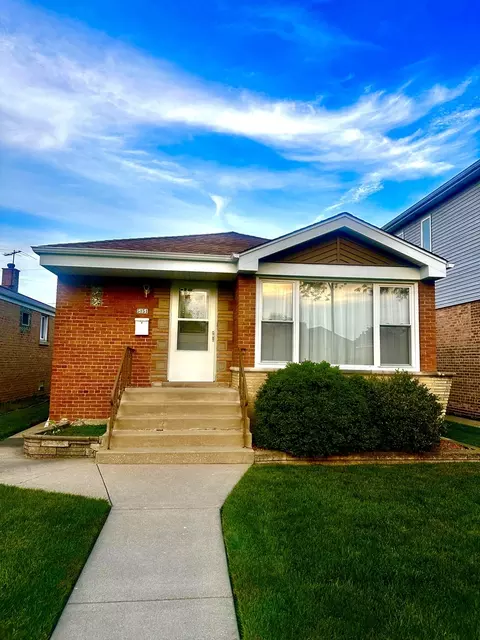 5151 S Nordica Ave, Chicago, IL 60638