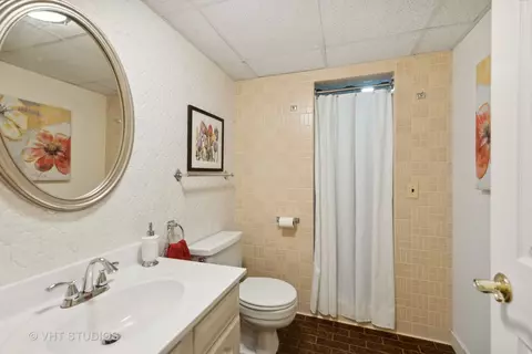 Bath - 225 Brookbridge Rd, Trout Valley, IL 60013 photo 3 of 3