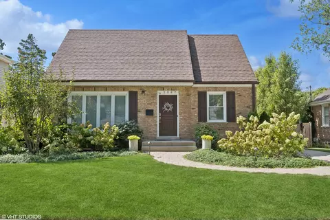 208 N Elmhurst Ave, Mount Prospect, IL 60056