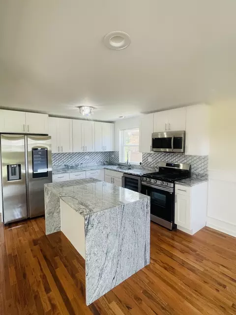 Kitchen - 9233 S Burnside Ave, Chicago, IL 60619 photo 1 of 3