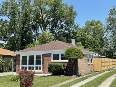 Exterior - 9233 S Burnside Ave, Chicago, IL 60619 photo 2 of 3