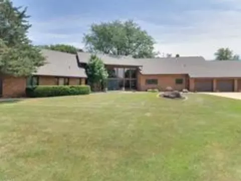 15649 Golf Ct, Bloomington, IL 61705