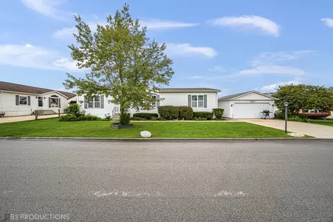 22936 S Pine Valley Dr, Frankfort, IL 60423