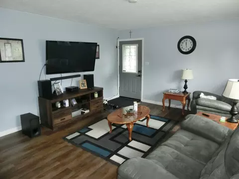Living - 4420 Adele Ln, Oak Forest, IL 60452 photo 2 of 2