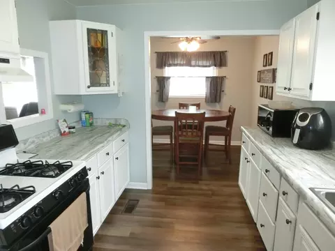 Kitchen - 4420 Adele Ln, Oak Forest, IL 60452 photo 1 of 2