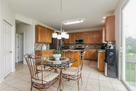 6207 Longford Dr, Mchenry, IL 60050 photo 8