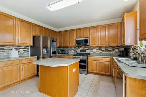 6207 Longford Dr, Mchenry, IL 60050 photo 9