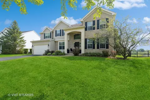 6207 Longford Dr, Mchenry, IL 60050