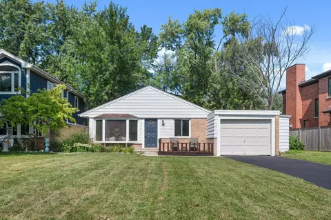 1127 Midway Rd, Northbrook, IL 60062