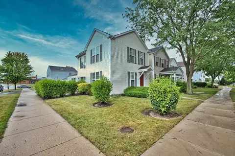 778 Symphony Dr, Aurora, IL 60504