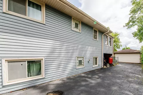 16111 Debra Dr, Oak Forest, IL 60452 photo 3