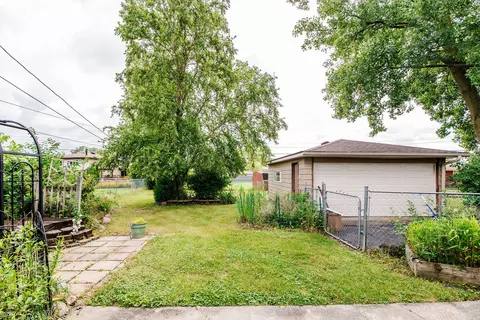 16111 Debra Dr, Oak Forest, IL 60452 photo 4