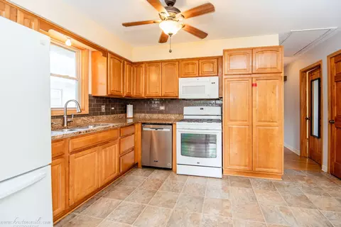 16111 Debra Dr, Oak Forest, IL 60452 photo 8