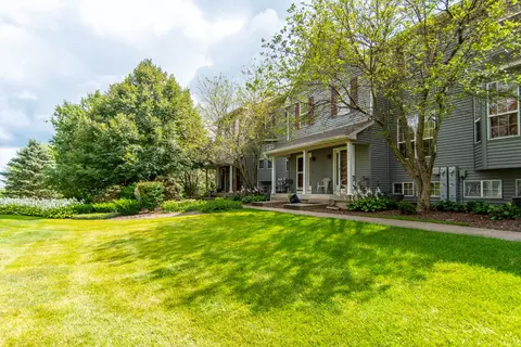 1333 Chestnut Ln, Yorkville, IL 60560