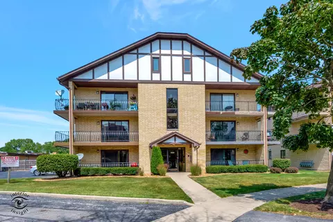 17940 Royal Oak Ct #2W, Tinley Park, IL 60477
