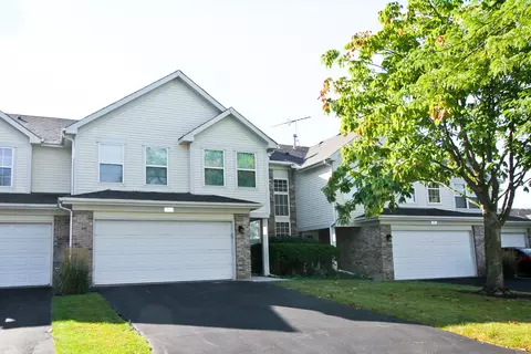 165 Castlewood Ct, Roselle, IL 60172