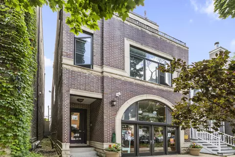 2213 W Roscoe St #2, Chicago, IL 60618