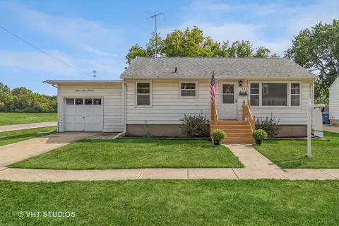 563 Edwards Ave, Dundee, IL 60118