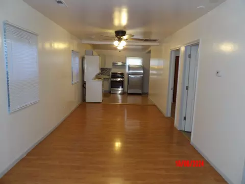 Living - 15360 9th Ave, Phoenix, IL 60426 photo 3 of 3