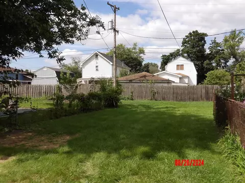 Exterior - 15360 9th Ave, Phoenix, IL 60426 photo 4 of 6