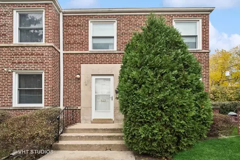 423 Dodge Ave, Evanston, IL 60202