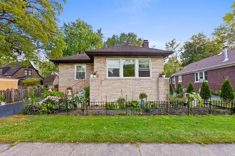 Exterior - 183 Northgate Rd, Riverside, IL 60546 photo 2 of 6