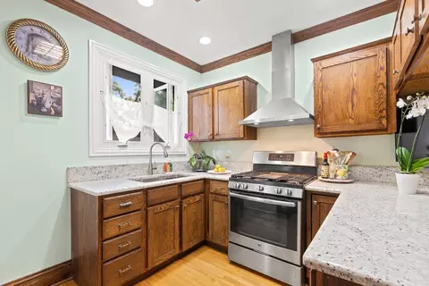 Kitchen - 183 Northgate Rd, Riverside, IL 60546 photo 3 of 3