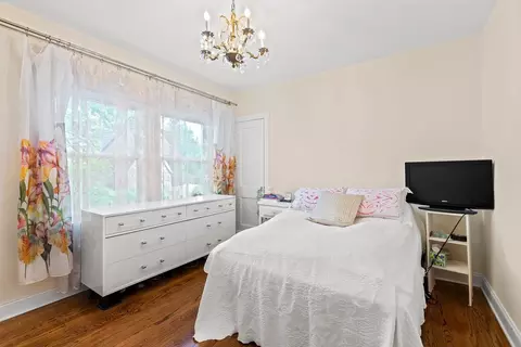 Bedroom - 183 Northgate Rd, Riverside, IL 60546 photo 1 of 2