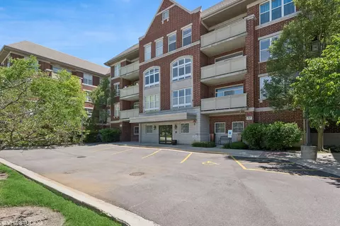 77 N Quentin Rd #311, Palatine, IL 60067