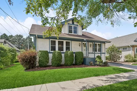 1338 S Cora St, Des Plaines, IL 60018