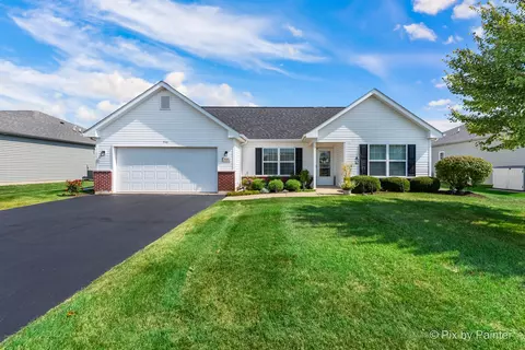 916 Jefferson Ave, Mchenry, IL 60050