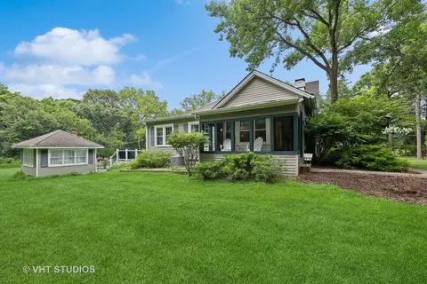 10591 Haegers Bend Rd, Barrington Hills, IL 60010