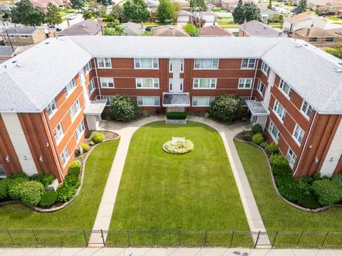 4149 W 79th St #2S, Chicago, IL 60652