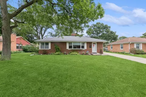 1011 N Vail Ave, Arlington Heights, IL 60004