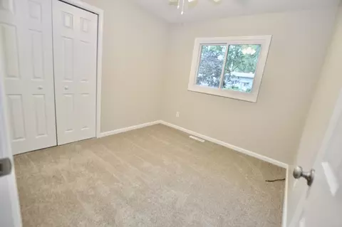 1711 Meadow Ln, Mchenry, IL 60050 photo 7