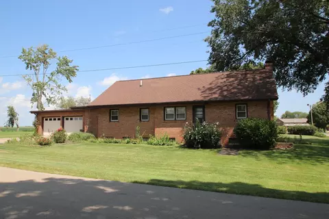 302 N Wequash St, Tonica, IL 61370