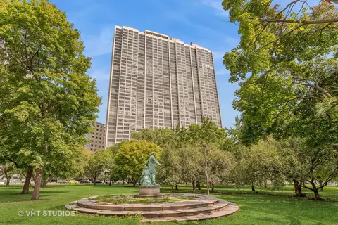 2800 N Lake Shore Dr #606, Chicago, IL 60657