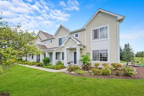 39710 N Warren Ln, Beach Park, IL 60083