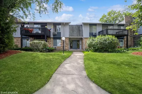 938 E Old Willow Rd E #204, Prospect Heights, IL 60070