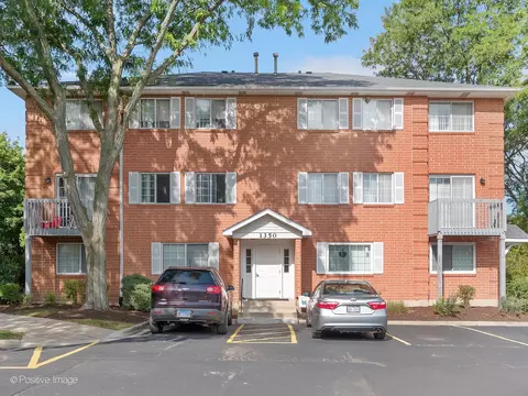 1350 S Lorraine Rd #C, Wheaton, IL 60189