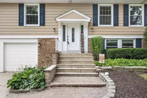 262 Arbor Ln, Bloomingdale, IL 60108