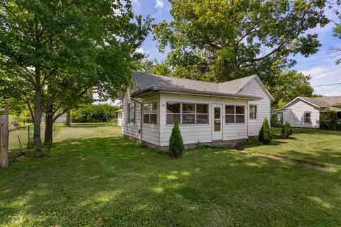 Other - 55 Oak St, Weldon, IL 61882 photo 2 of 5