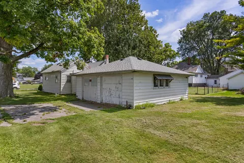 Exterior - 55 Oak St, Weldon, IL 61882 photo 4 of 5