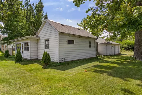 Exterior - 55 Oak St, Weldon, IL 61882 photo 1 of 5