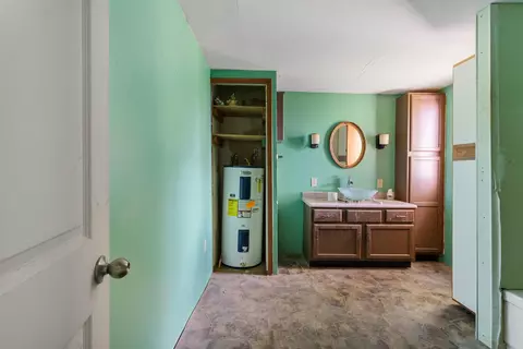 Bath - 55 Oak St, Weldon, IL 61882 photo 1 of 2